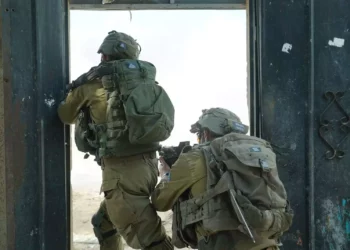 Tropas operando en la Franja de Gaza en una foto sin fecha publicada por el ejército para su publicación el 20 de abril de 2024. (Fuerzas de Defensa de Israel)