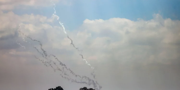 Ataque con cohetes desde Gaza alerta a Israel sin reportar heridos