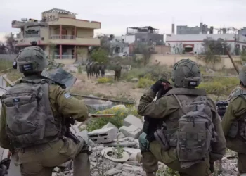 Tropas de las FDI operan en el barrio Shejaiya de la ciudad de Gaza, en una imagen publicada el 11 de abril de 2024. (FDI)