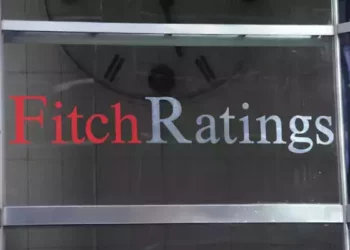 Esta foto muestra carteles de Fitch Ratings, en Nueva York, el 9 de octubre de 2011. (Henny Ray Abrams/AP)