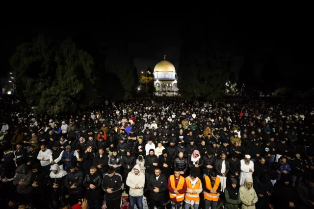 Detienen a 16 en Al Aqsa por incitación y apoyo a Hamás