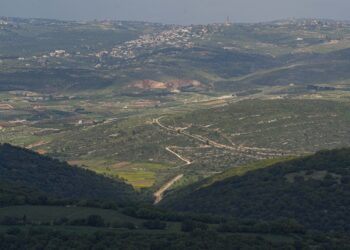 La frontera israelí con el Líbano, vista desde el lado israelí, 8 de abril de 2024. (Ayal Margolin/Flash90)