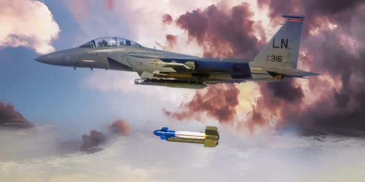 La AGM-130 no es una bomba: es “La bomba”