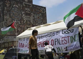 Universitarios en México moentan campamento anti Israel
