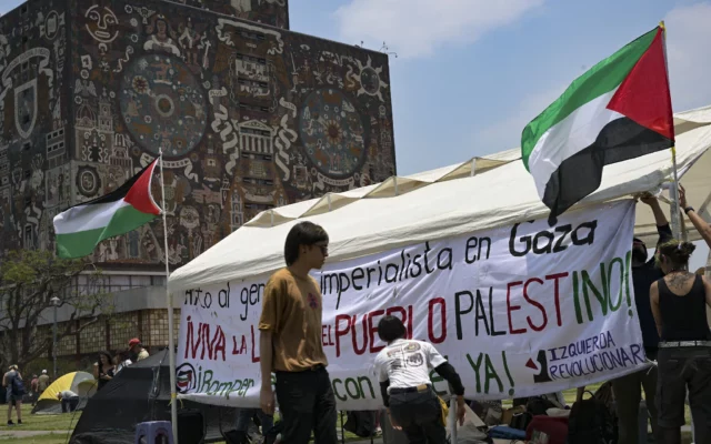 Universitarios en México montan campamento anti Israel