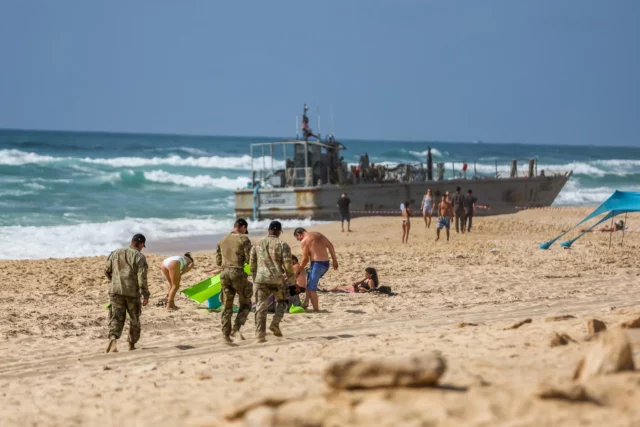 Buques de EE. UU. enviados a  Gaza quedan varados en Israel