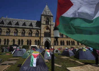 Campamentos anti Israel se extienden a los campus del Reino Unido