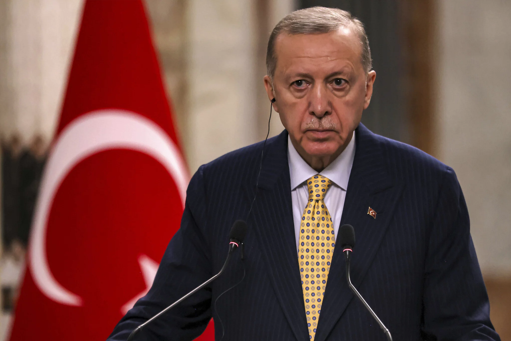 El presidente turco, Recep Tayyip Erdogan, habla durante una declaración conjunta a los medios de comunicación en Bagdad, Irak, el 22 de abril de 2024. (Ahmad Al-Rubaye/Pool Photo vía AP)