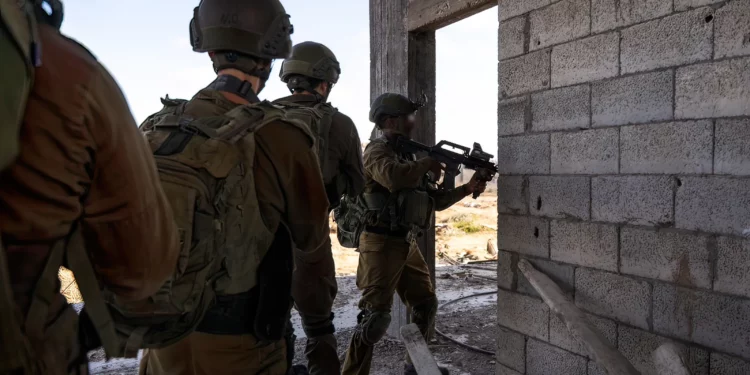 Soldados FDI matan a varios terroristas en combates a corta distancia en Rafah