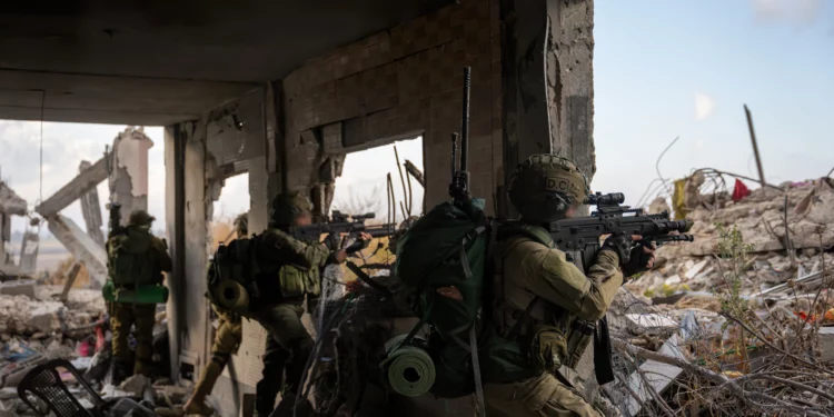 Las FDI matan a decenas de terroristas de Hamás en la mayor batalla de Gaza en dos meses