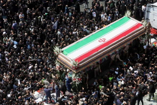 Cánticos de “muerte a Israel” en funeral del carnicero de Teherán