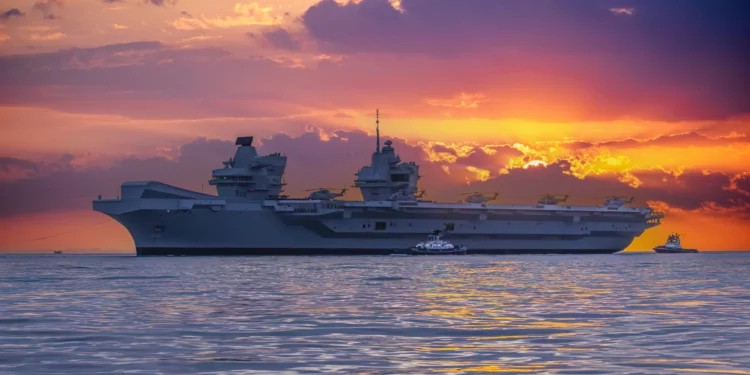 Royal Navy gasta miles de millones en un portaaviones que no funciona