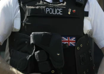 Oficial británico acusado de terrorismo por apoyar a Hamás