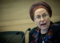 Ministra Orit critica acuerdo: Tira objetivos de guerra a la “basura”