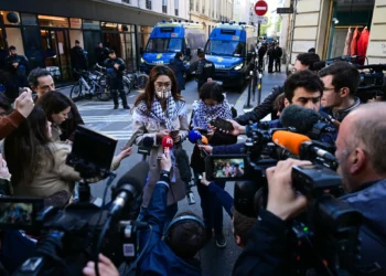 La policía entra en la universidad del centro de París ocupada por antisemitas