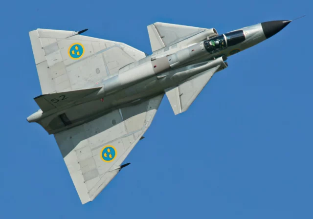 Saab 37 Viggen: Él único capaz de interceptar al SR-71 Blackbird