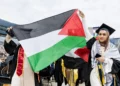 Protesta contra Israel durante graduación de la Universidad de Michigan