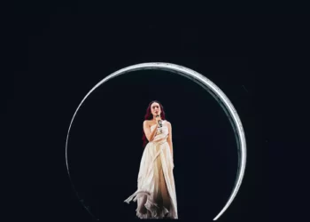 Eden Golan ensayando su canción 'Hurricane' en el escenario del Malmö Arena de Malmö, Suecia, el 3 de mayo de 2024. (Sarah Louise Bennett/UER)