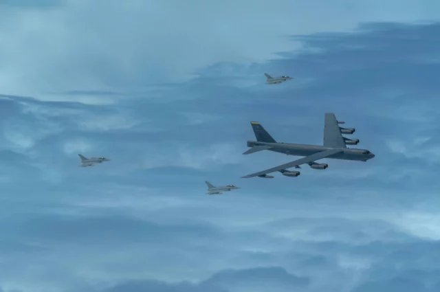 Cazas rusos interceptan dos bombarderos estadounidenses