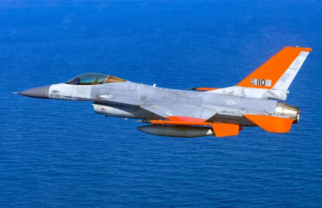 Proyecto Venom: Cazas F-16 autónomos