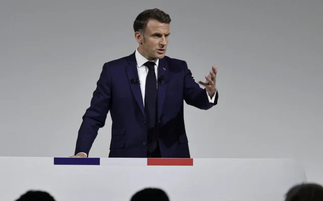 Macron y bin Salman condenan ataques israelíes en Gaza