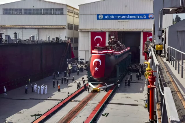 Flotación exitosa del submarino Muratreis de la clase Reis turca