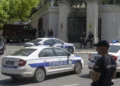 Detienen a sospechosos de ataque con ballesta contra embajada israelí en Serbia