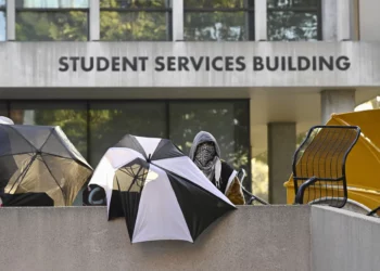 Manifestantes anti-Israel ocupan Universidad de California
