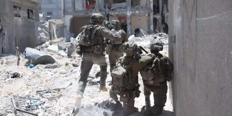 Tropas de la Brigada Givati operan en Rafah, en el sur de Gaza, en una foto publicada el 2 de junio de 2024. (Fuerzas de Defensa de Israel)