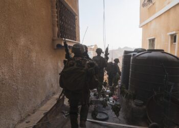 Tropas de la Brigada de Comando operan en Rafah, en el sur de Gaza, en una fotografía publicada el 15 de junio de 2024. (Fuerzas de Defensa de Israel)