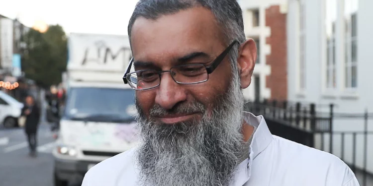 Anjem Choudary condenado a cadena perpetua por dirigir grupo terrorista