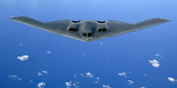 Bombardero B-2 usa bombas guiadas por GPS para hundir buque
