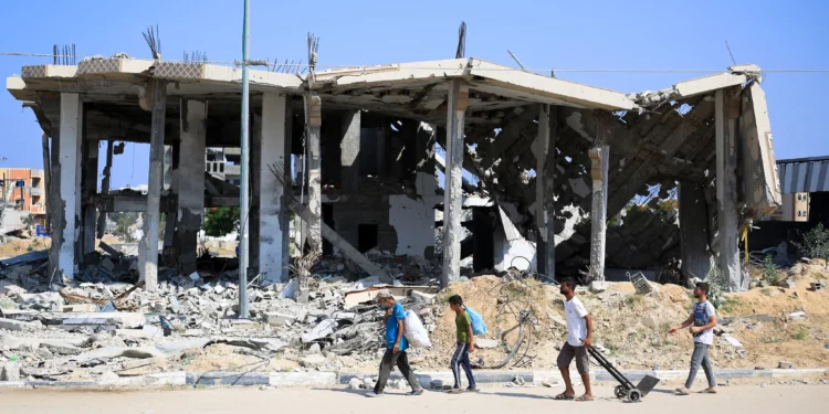 Israel insta a evacuar barrios en Gaza ante operación en curso