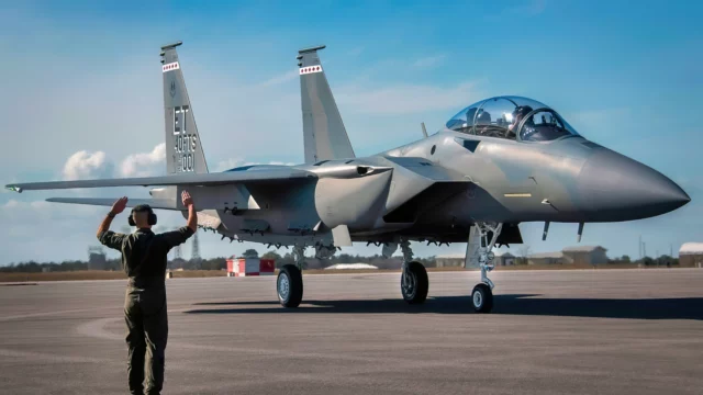La carrera por el F-15EX y el F-35 expone fracturas en la distribución del poder