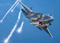 El F-35 mejora su potencia de ataque con el AGM-88 HARM
