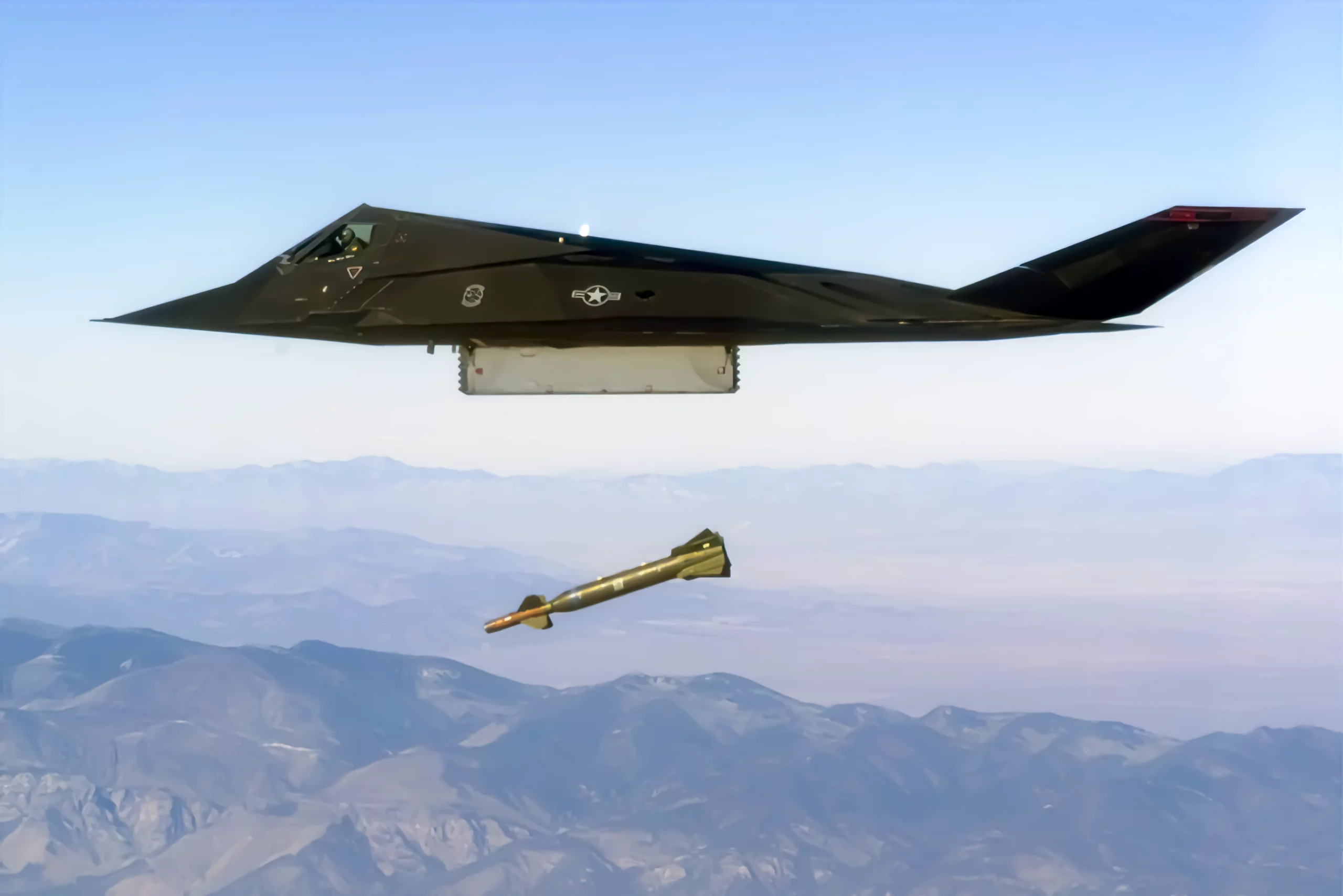 El retorno del F-117 Nighthawk: Una leyenda de la aviación militar