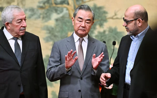 Hamás y Fatah firman acuerdo en Beijing para reconciliación y formación de gobierno interino en Gaza