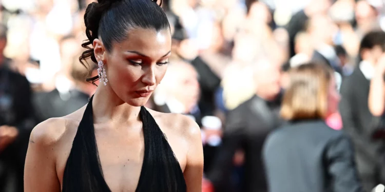 Adidas retira a Bella Hadid de campaña publicitaria por controversia