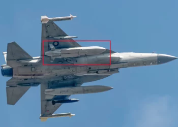 Pakistán arma sus cazas JF-17 con misiles nucleares Ra'ad