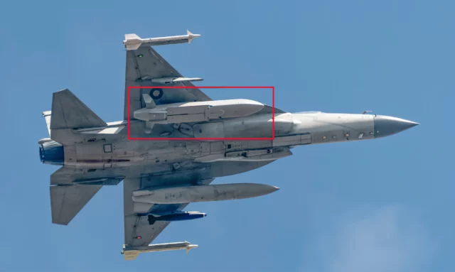 Pakistán arma sus cazas JF-17 con misiles nucleares RA’AD