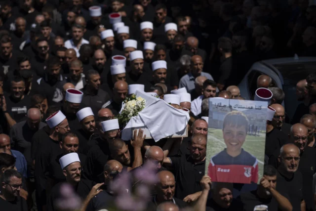 Entierran a doceavo niño muerto en ataque de Hezbolá en Majdal Shams