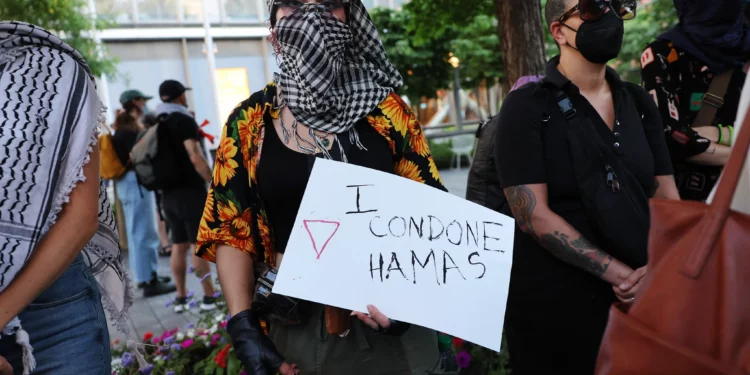 Manifestantes anti-Israel exigen “justicia climática para Palestina”