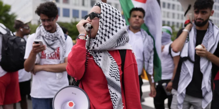 Manifestantes detenidos cerca del Capitolio de EE. UU. antes del discurso de Netanyahu