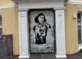 Mural de Ana Frank con keffiyeh en Noruega desata controversia