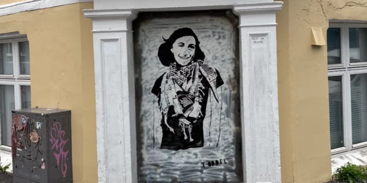 Mural de Ana Frank con keffiyeh en Noruega desata controversia