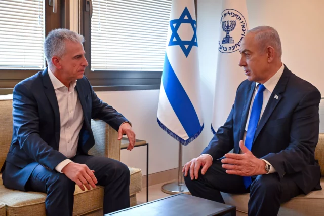 Mossad y ministro israelí dialogan en Washington sobre Irán