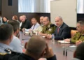 Hoy, el primer ministro Benjamin Netanyahu se reunió con cadetes de la Escuela de Defensa Nacional de Israel en su oficina en Jerusalén.