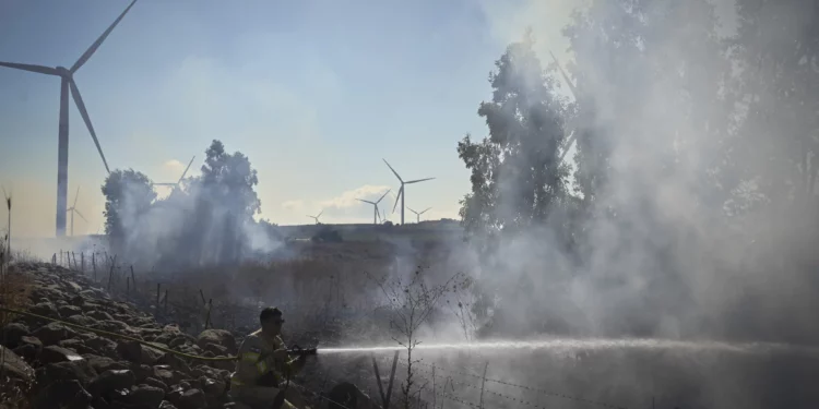 Hezbolá y Hamás lanzan cohetes hacia el norte de Israe