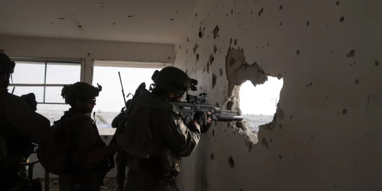 Fuerzas israelíes atacan más de 40 objetivos en Gaza en las últimas 24 horas