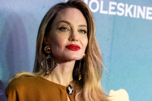 Jon Voight critica postura de Angelina Jolie sobre la guerra entre Israel y Hamás
